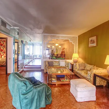 Puerto Banus For 8 شقة